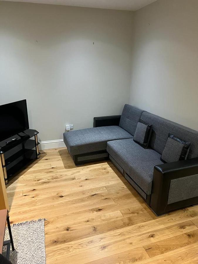 Lovely 1 Bedroom Apartment With On Street Parking London Luaran gambar