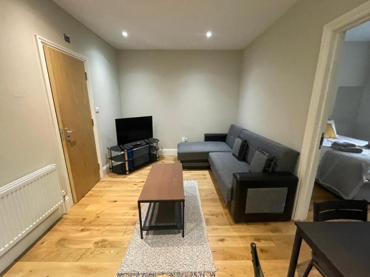 Lovely 1 Bedroom Apartment With On Street Parking London Luaran gambar